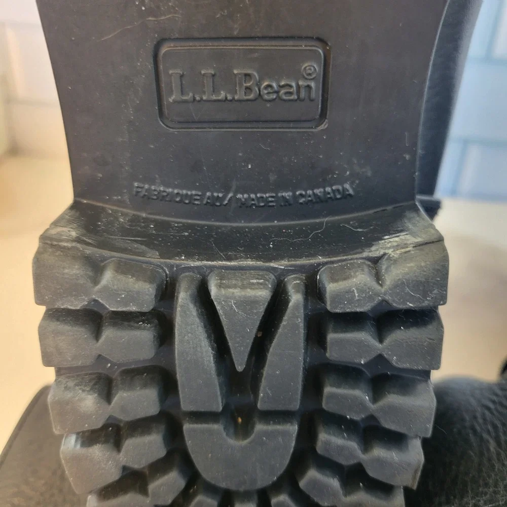 LL Bean Womens Black Leather Lug Sole Boots Size 9 Wide Rear Zip Canada Rugged